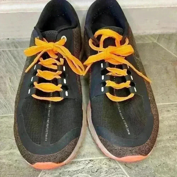 Nike Odessey Athletic Shoes React Shield Orange Black Size 8.5 Women - Picture 2 of 6